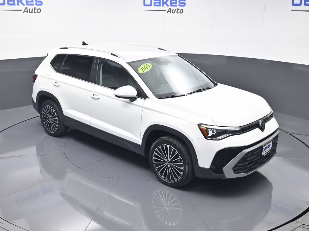 2025 Pure White Volkswagen Taos 1.5T SE FWD SUV