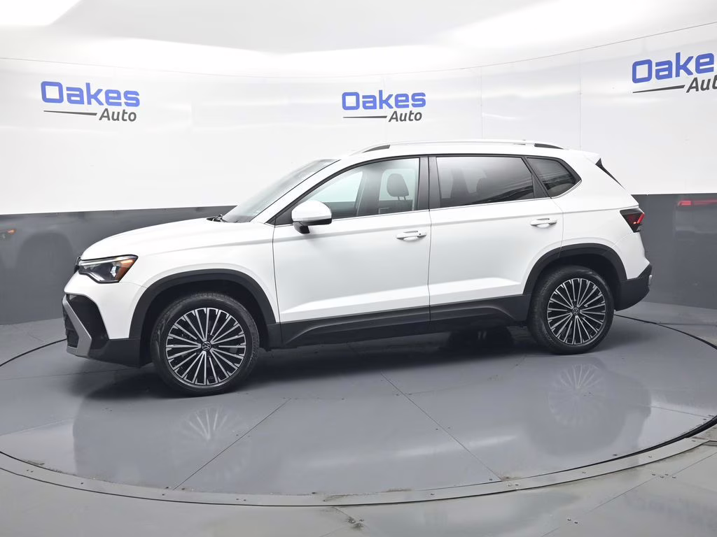 2025 Pure White Volkswagen Taos 1.5T SE FWD SUV
