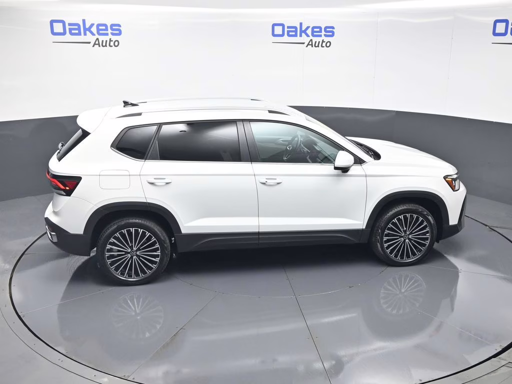 2025 Pure White Volkswagen Taos 1.5T SE FWD SUV