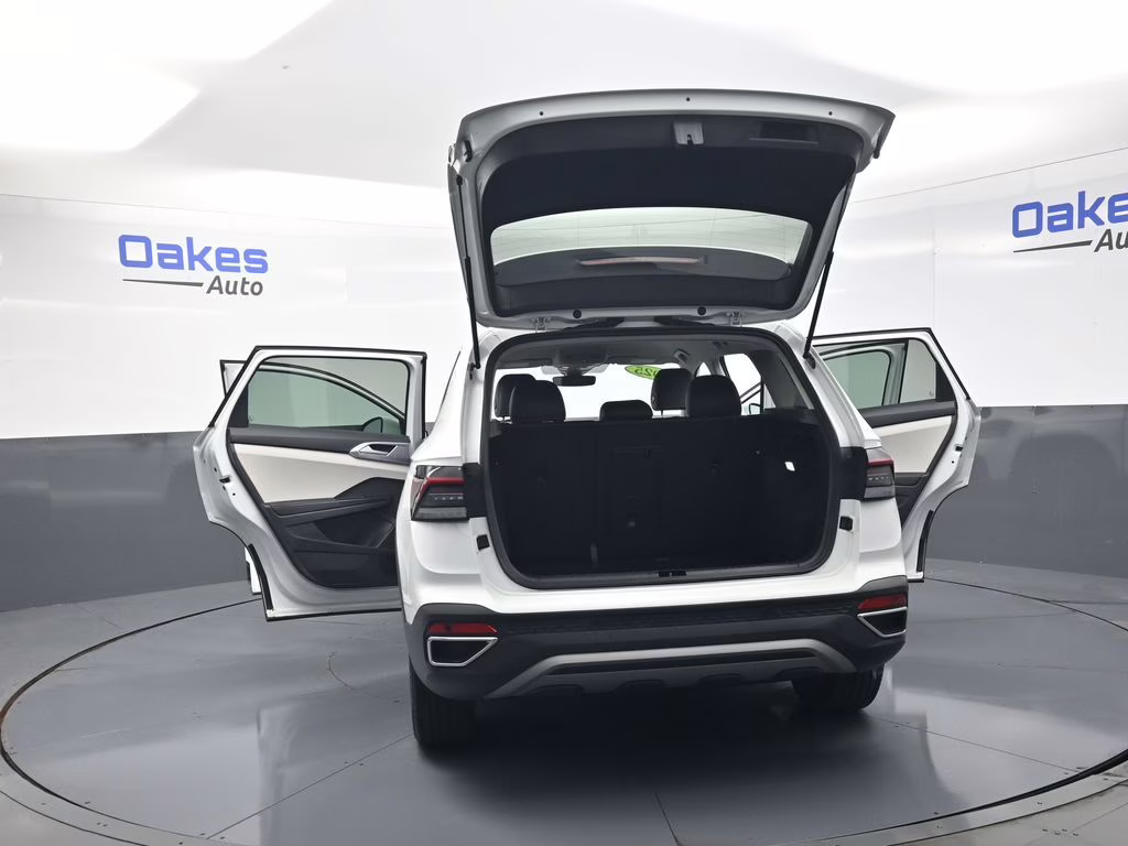 2025 Pure White Volkswagen Taos 1.5T SE FWD SUV