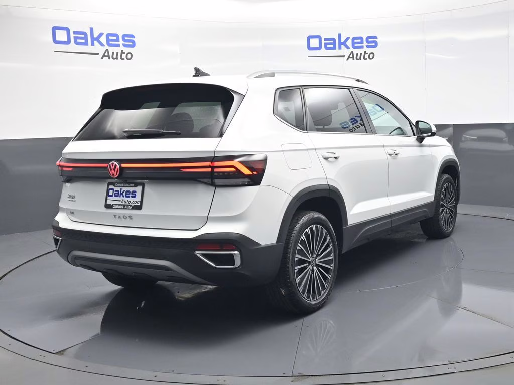 2025 Pure White Volkswagen Taos 1.5T SE FWD SUV