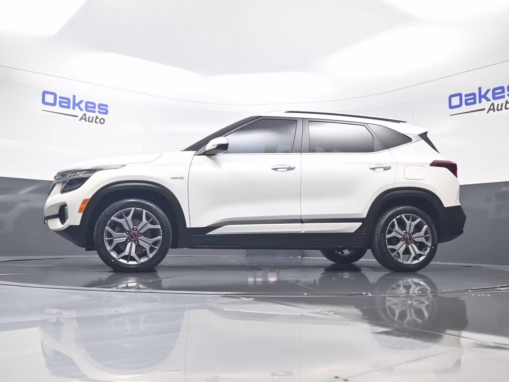 2021 Snow White Pearl Kia Seltos SX AWD SUV