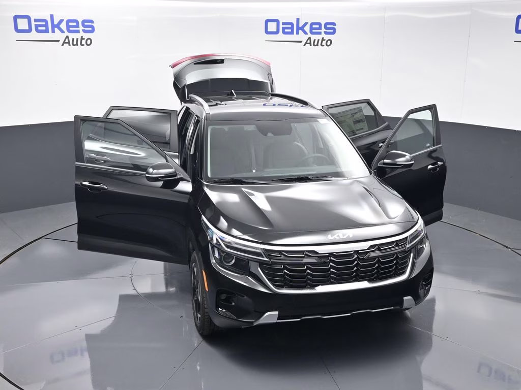 2026 Fusion Black Kia Seltos S AWD SUV