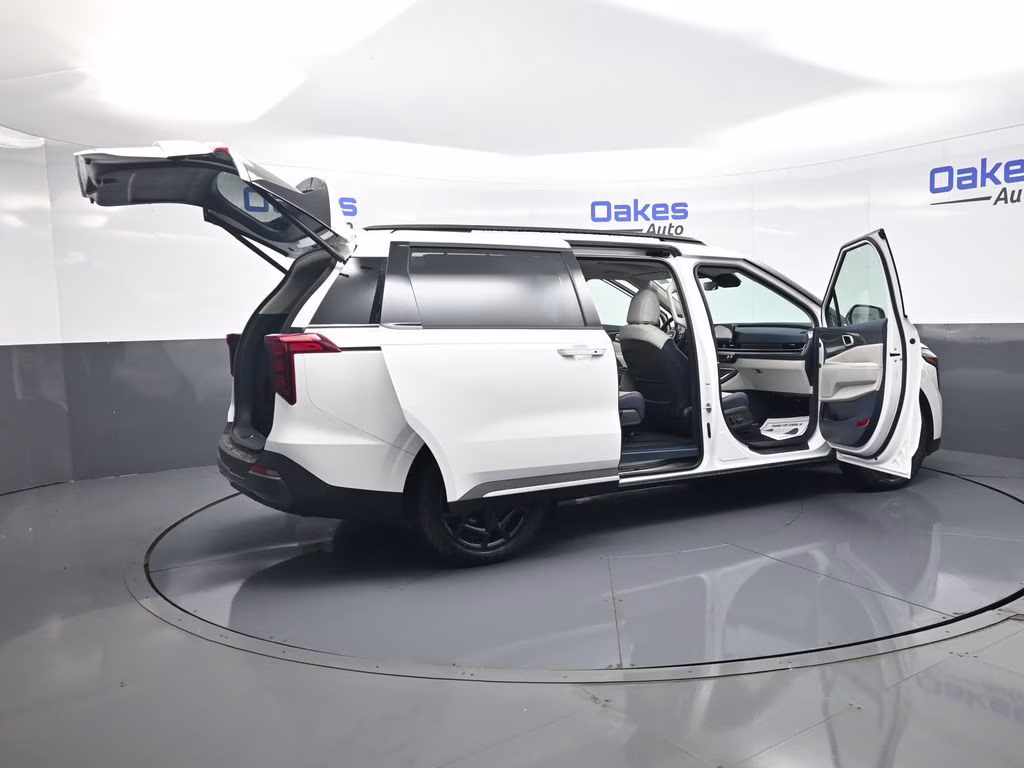 2026 Snow White Pearl Kia Carnival Hybrid SX FWD Van