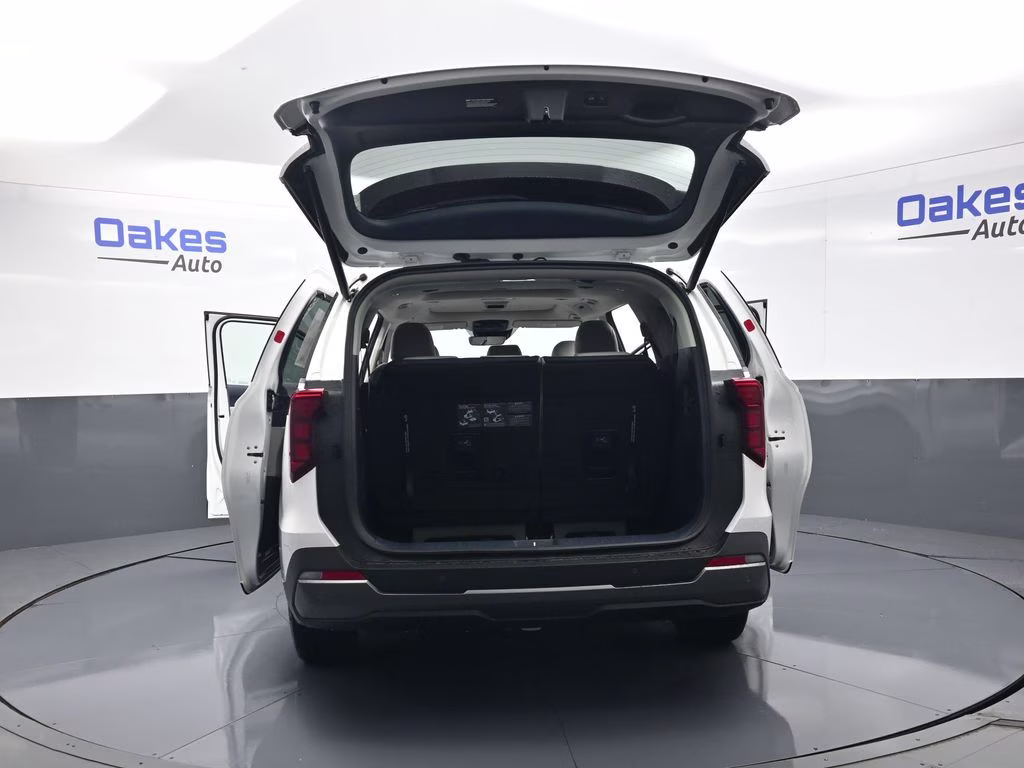 2026 Snow White Pearl Kia Carnival Hybrid SX FWD Van