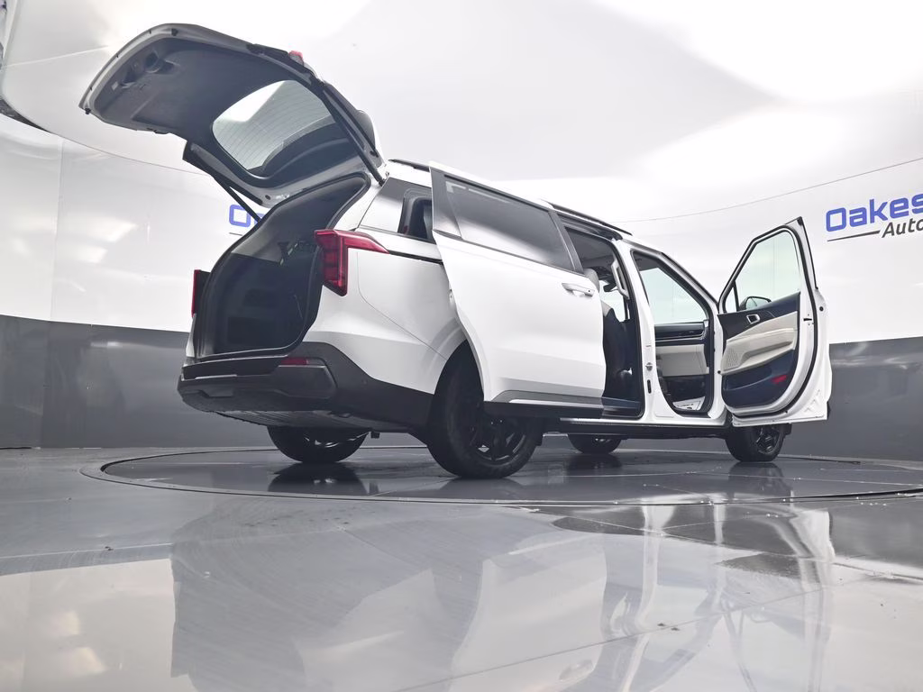 2026 Snow White Pearl Kia Carnival Hybrid SX FWD Van
