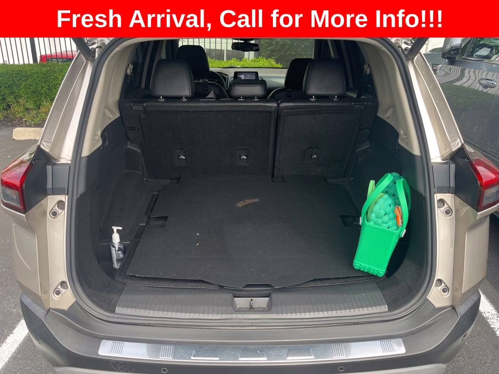 2021 Champagne Silver Metallic Nissan Rogue SL AWD SUV