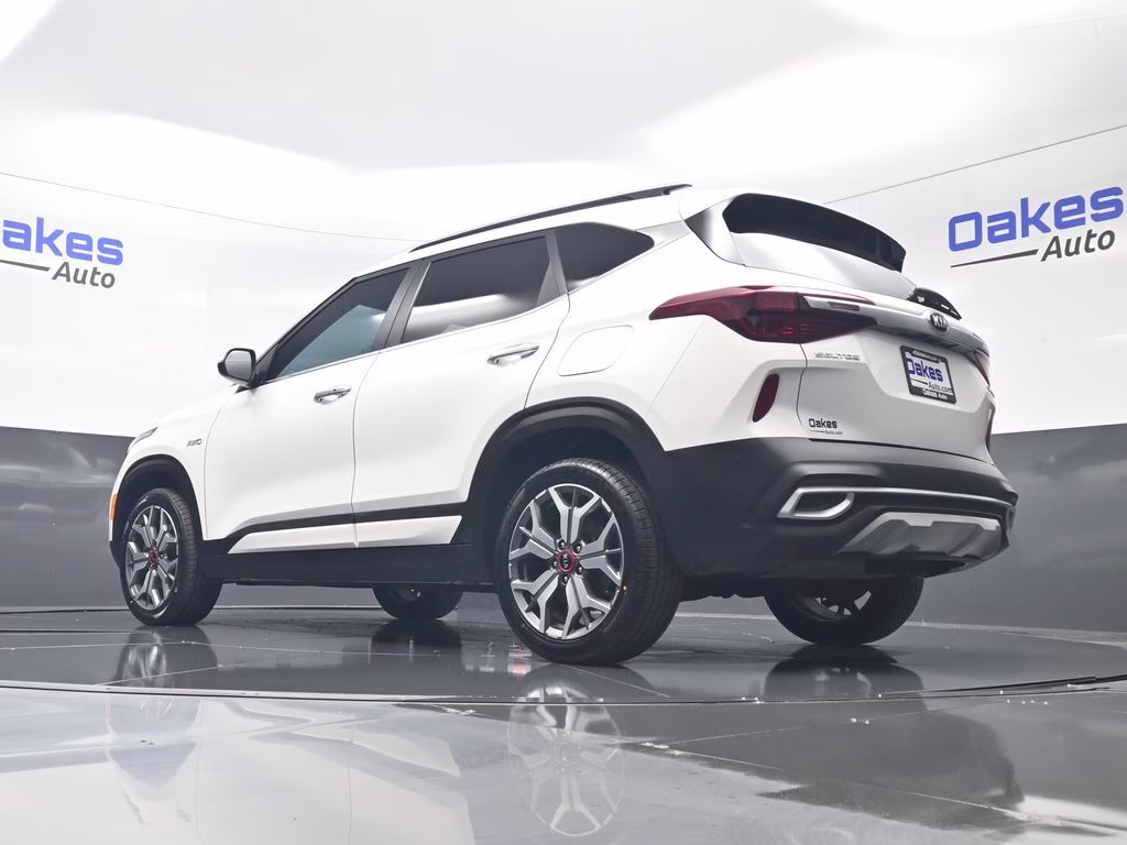 2021 Snow White Pearl Kia Seltos SX AWD SUV