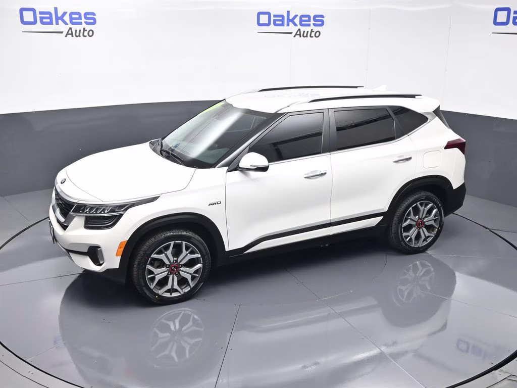 2021 Snow White Pearl Kia Seltos SX AWD SUV