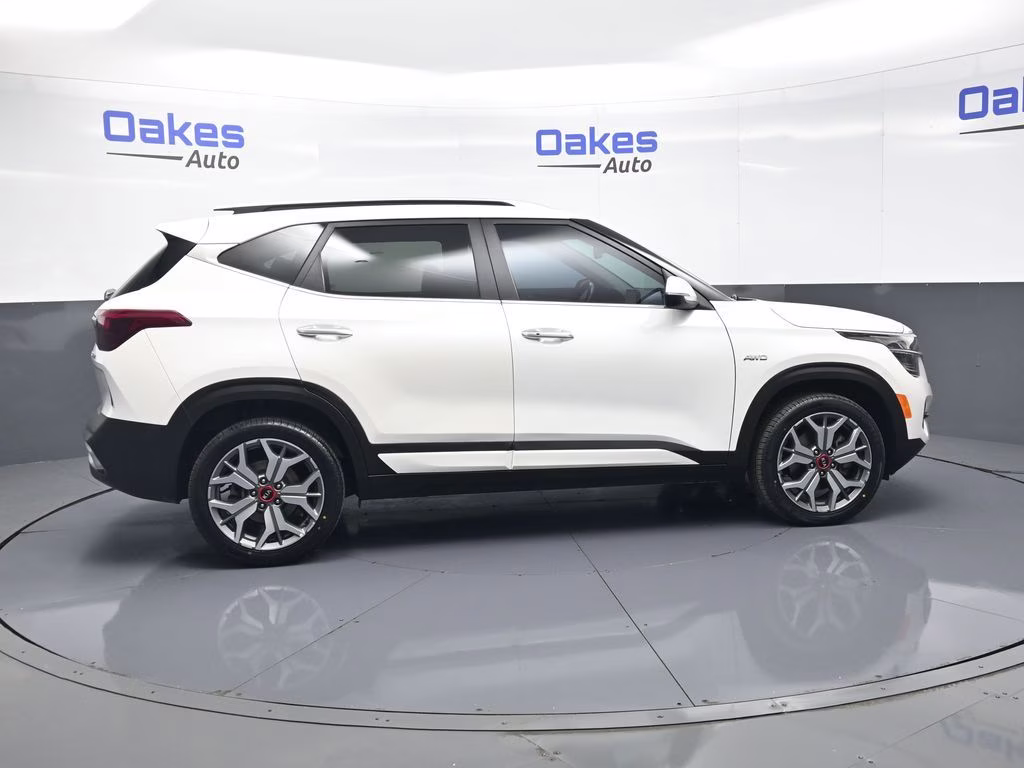 2021 Snow White Pearl Kia Seltos SX AWD SUV