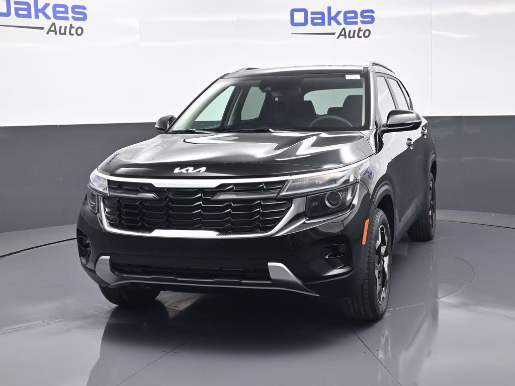 2026 Fusion Black Kia Seltos S AWD SUV