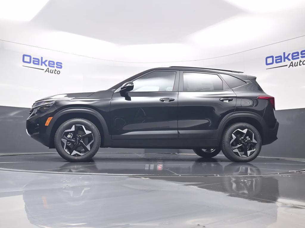 2026 Fusion Black Kia Seltos S AWD SUV