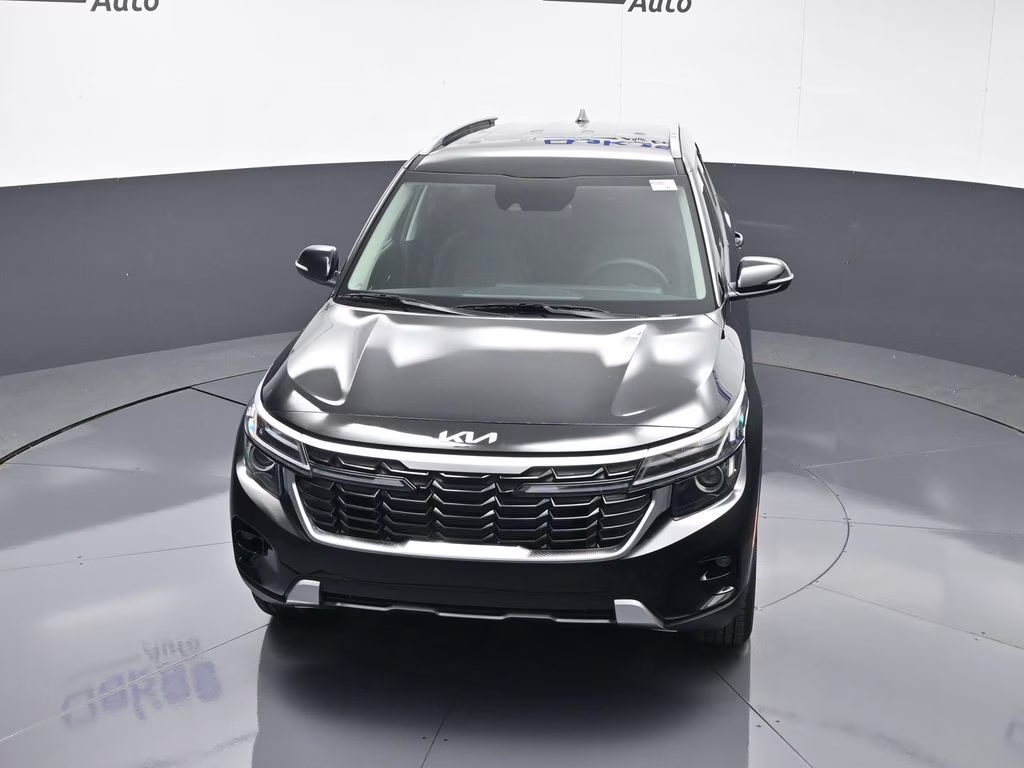 2026 Fusion Black Kia Seltos S AWD SUV