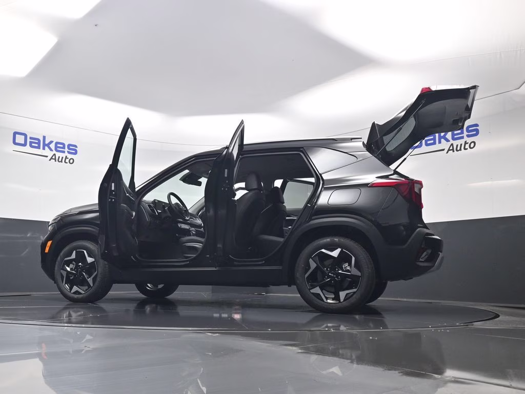 2026 Fusion Black Kia Seltos S AWD SUV