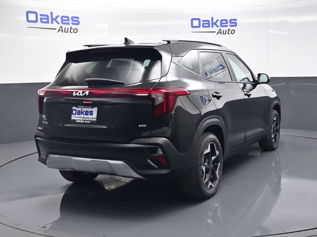 2026 Fusion Black Kia Seltos S AWD SUV