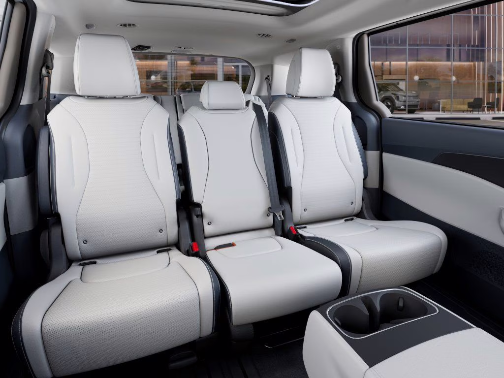 2026 Snow White Pearl Kia Carnival Hybrid SX Prestige FWD Van