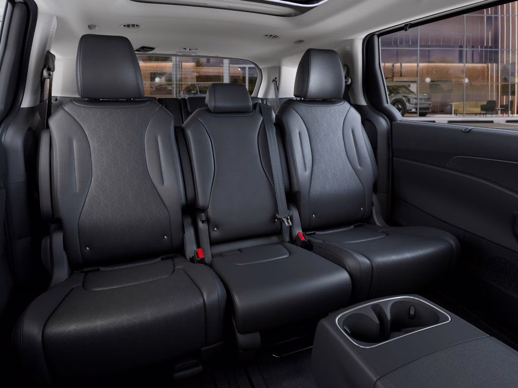 2026 Snow White Pearl Kia Carnival Hybrid SX FWD Van