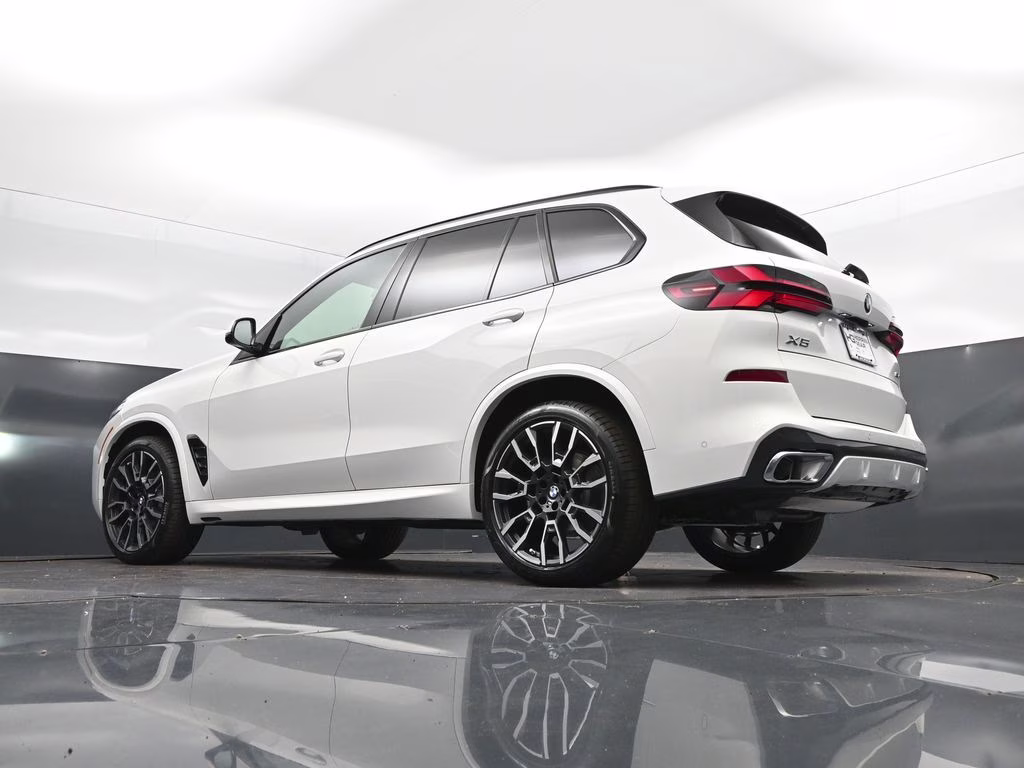 2026 Alpine White BMW X5 sDrive40i RWD SUV
