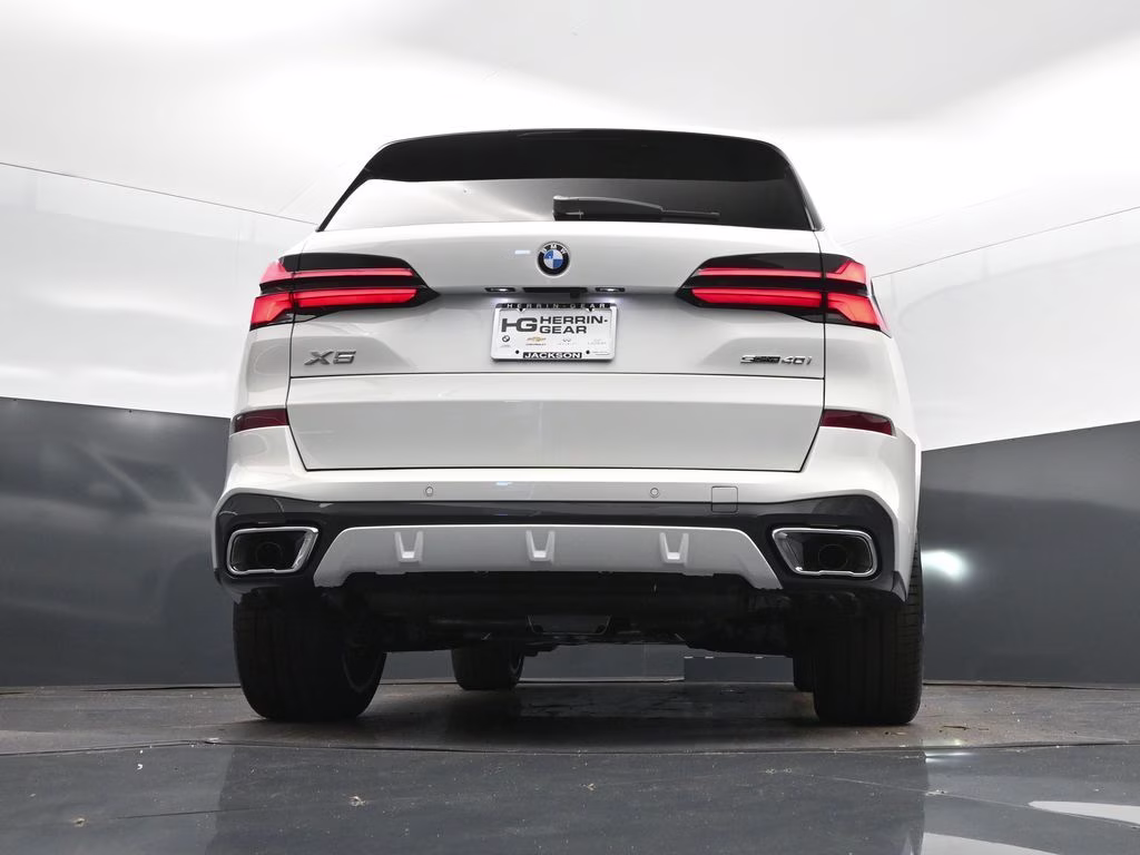 2026 Alpine White BMW X5 sDrive40i RWD SUV