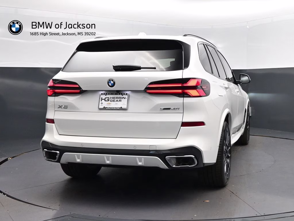 2026 Alpine White BMW X5 sDrive40i RWD SUV
