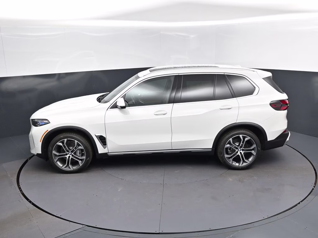 2026 Alpine White BMW X5 sDrive40i RWD SUV