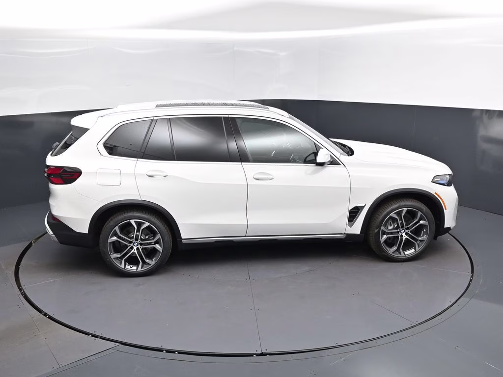 2026 Alpine White BMW X5 sDrive40i RWD SUV