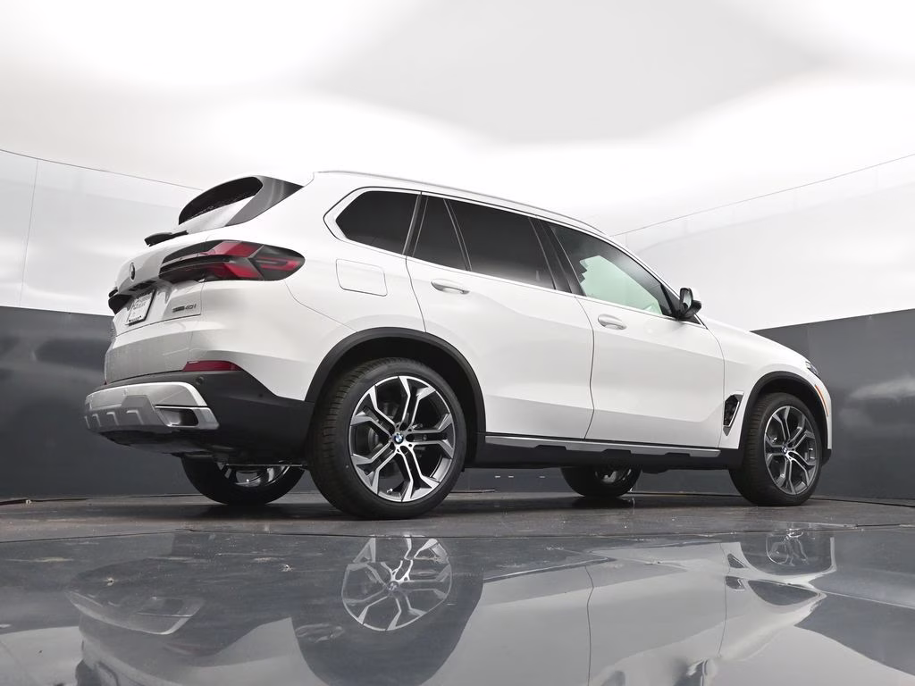 2026 Alpine White BMW X5 sDrive40i RWD SUV