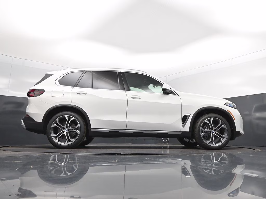 2026 Alpine White BMW X5 sDrive40i RWD SUV