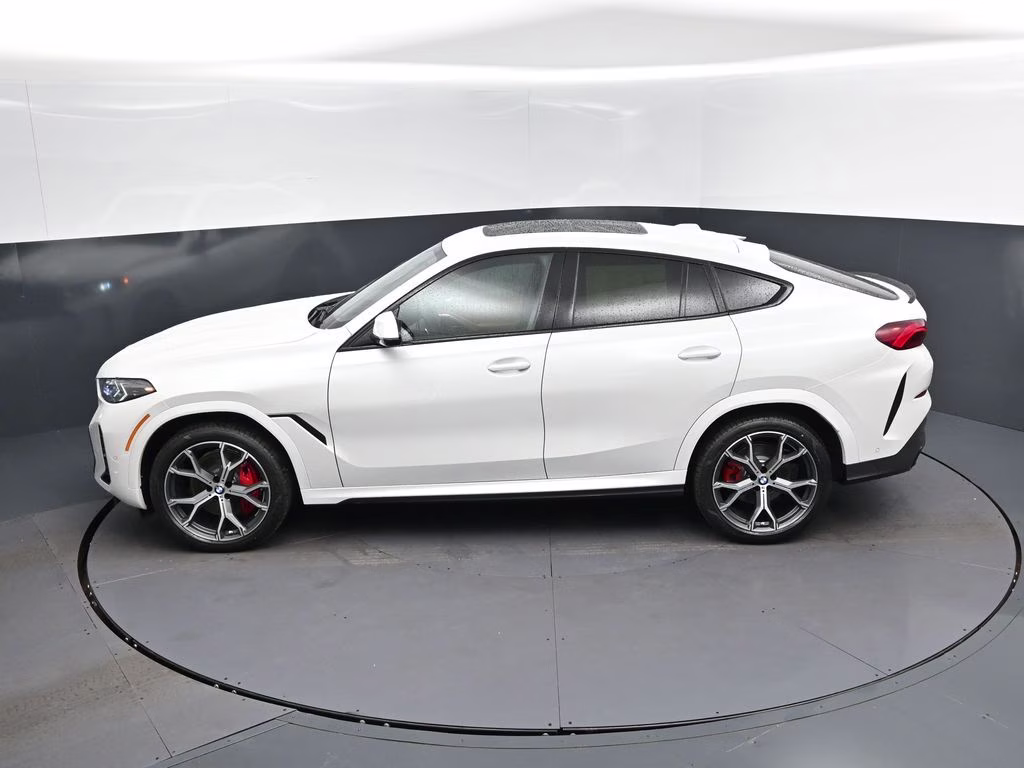 2027 Alpine White BMW X6 xDrive40i AWD SUV