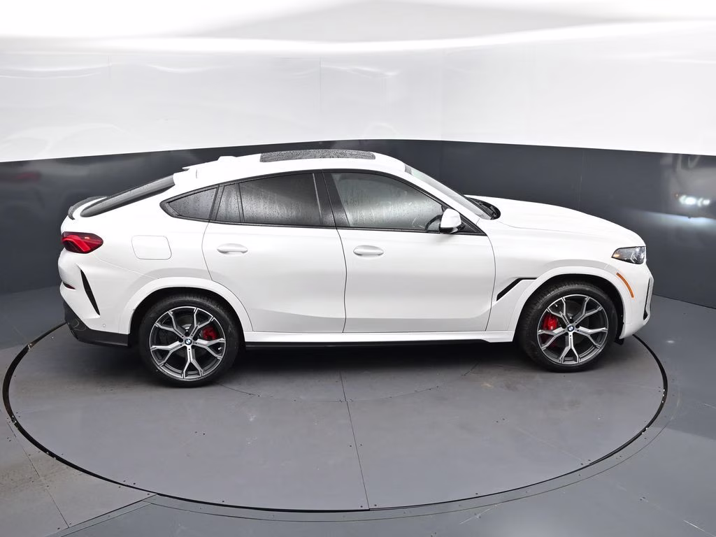 2027 Alpine White BMW X6 xDrive40i AWD SUV