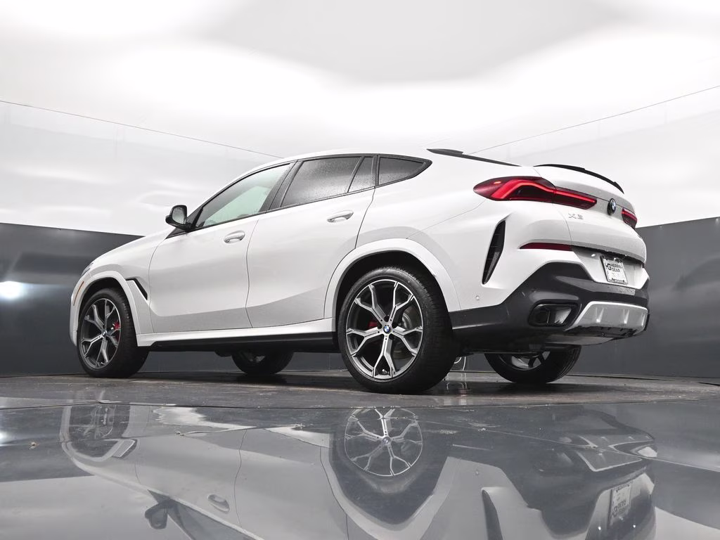 2027 Alpine White BMW X6 xDrive40i AWD SUV