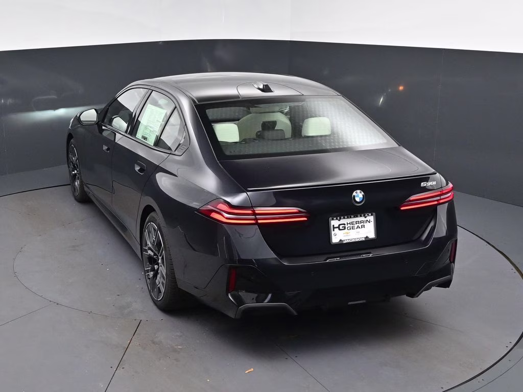 2027 Carbon Black Metallic BMW 5 Series 530i RWD Sedan