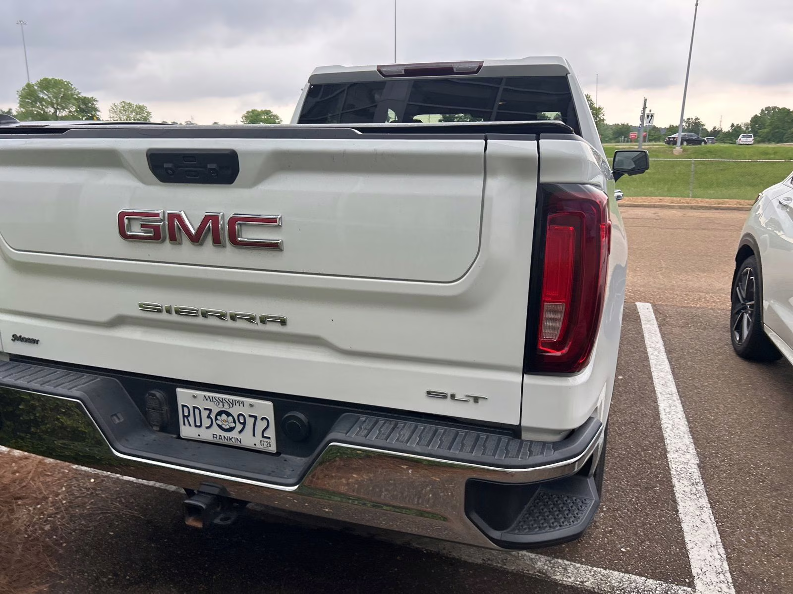 2023 Summit White GMC Sierra 1500 SLT RWD Truck