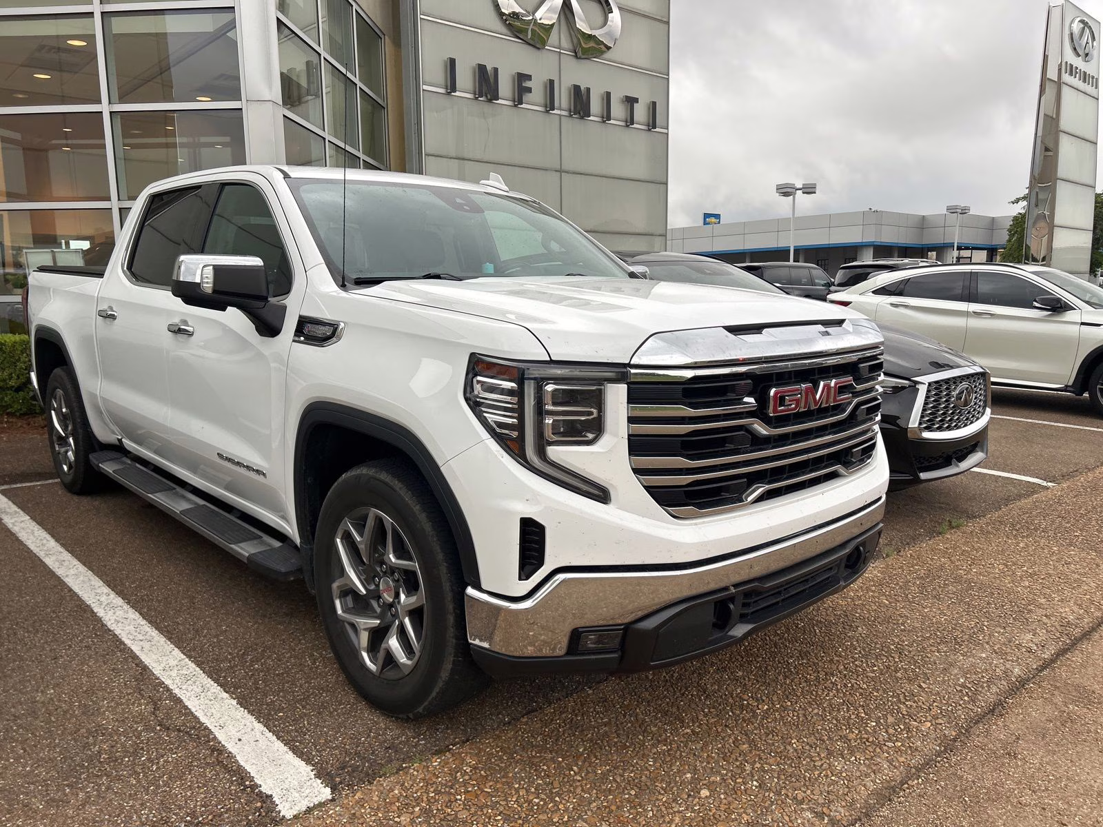 2023 Summit White GMC Sierra 1500 SLT RWD Truck