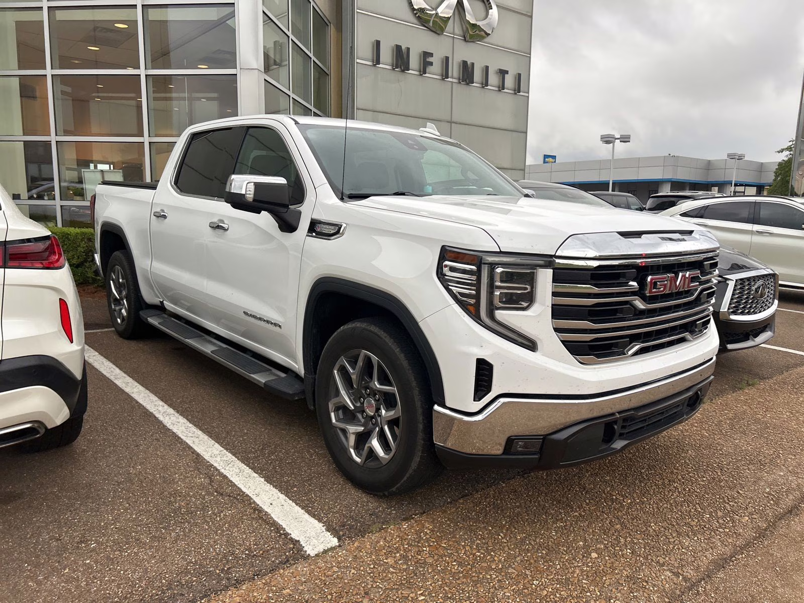 2023 Summit White GMC Sierra 1500 SLT RWD Truck