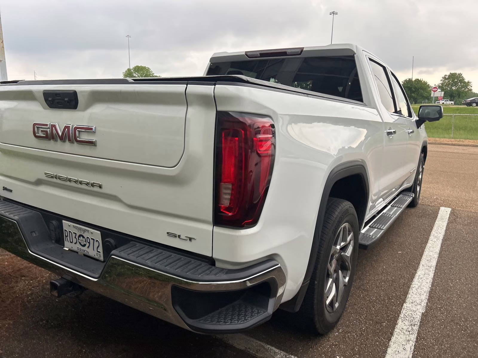 2023 Summit White GMC Sierra 1500 SLT RWD Truck