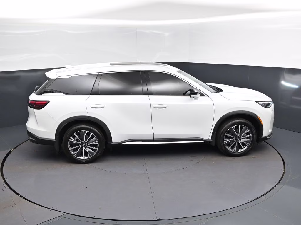 2026 Radiant White INFINITI QX60 LUXE FWD SUV