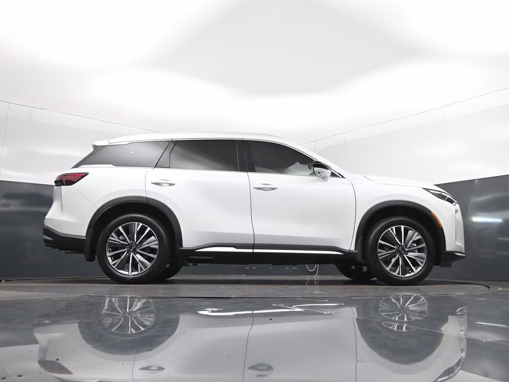 2026 Radiant White INFINITI QX60 LUXE FWD SUV