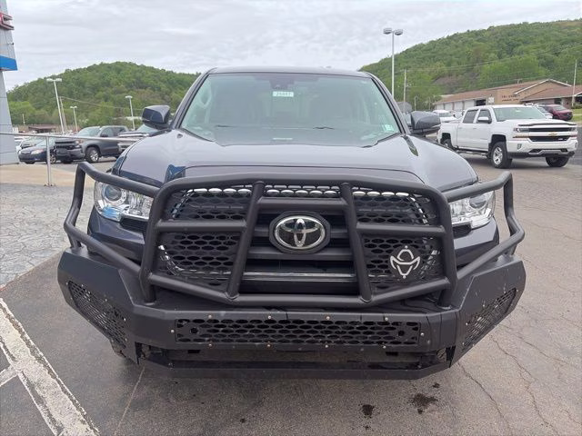 2022 Magnetic Gray Metallic Toyota Tacoma SR5 4X4 Truck