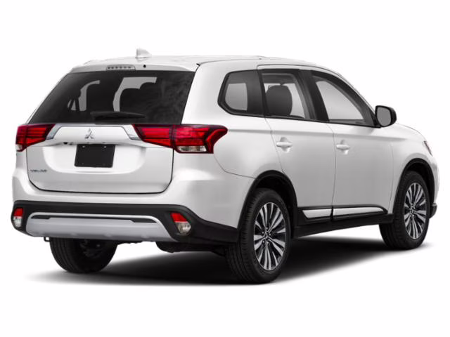 2020 White Mitsubishi Outlander SE 4X4 SUV