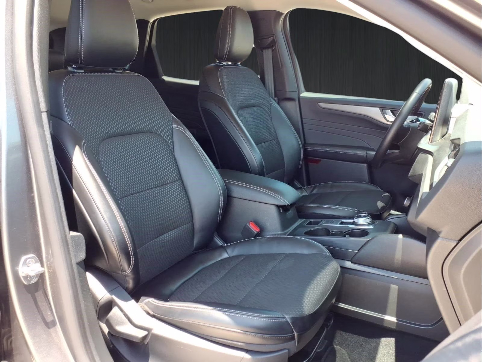 2024 Gray Metallic Ford Escape Plug-In Hybrid Base FWD SUV