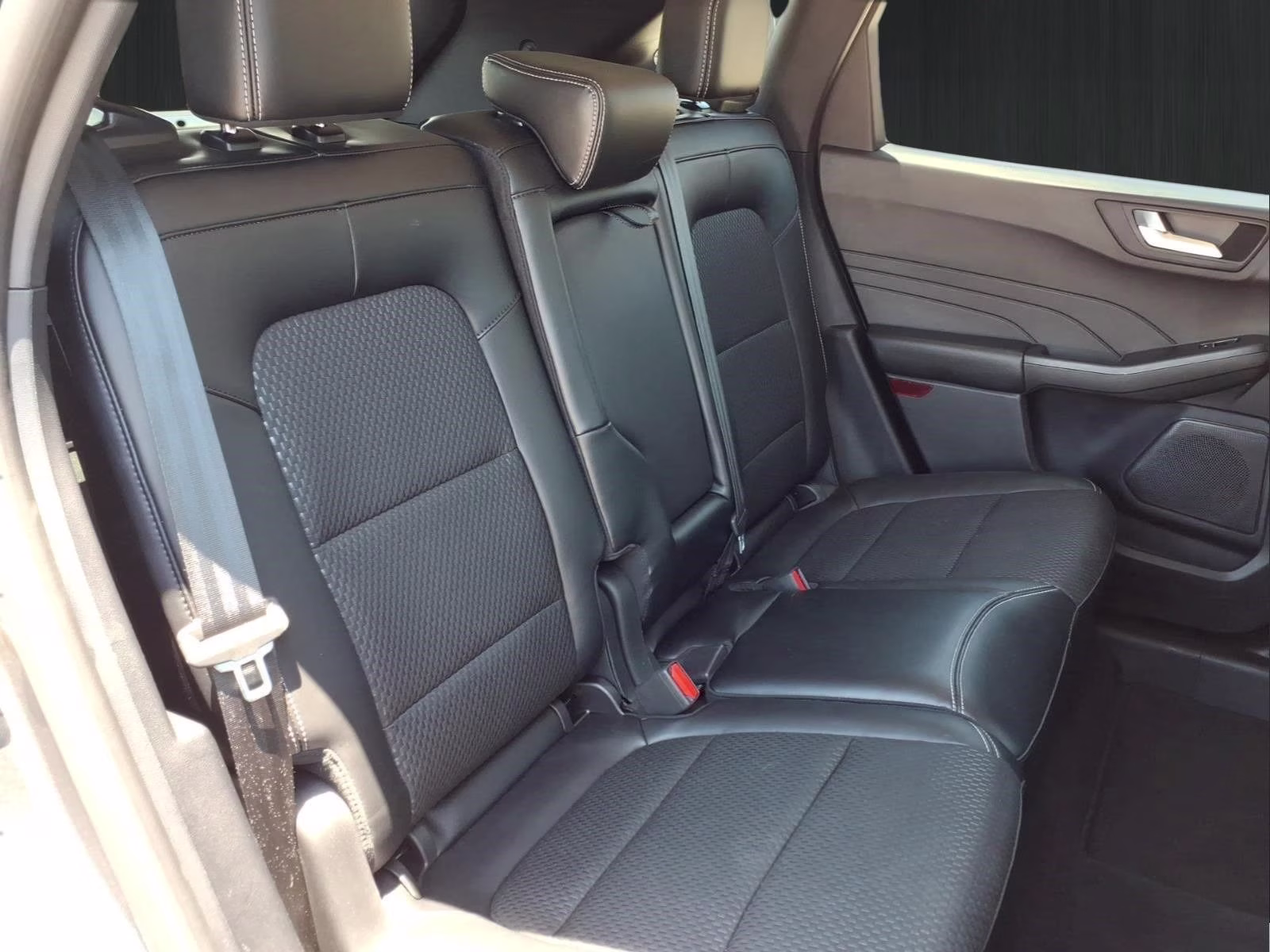 2024 Gray Metallic Ford Escape Plug-In Hybrid Base FWD SUV
