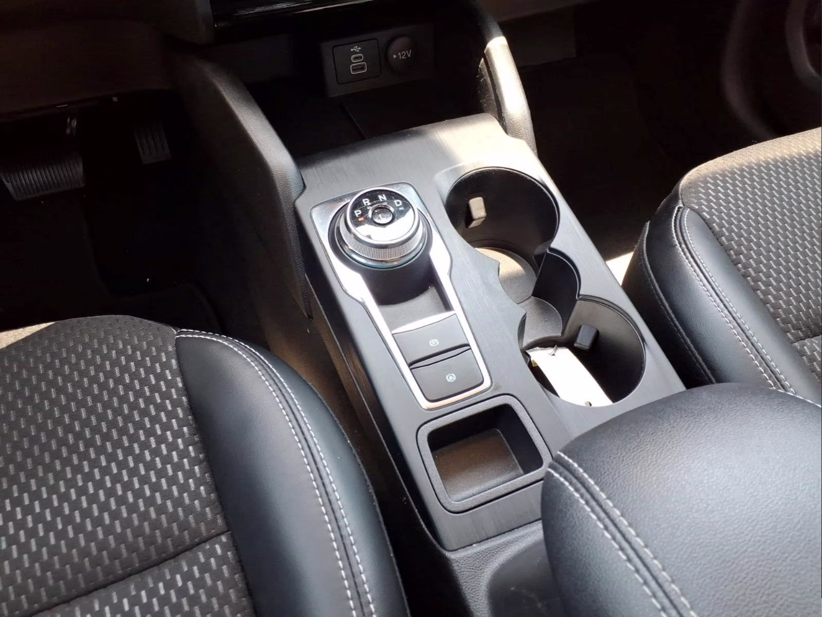 2024 Gray Metallic Ford Escape Plug-In Hybrid Base FWD SUV