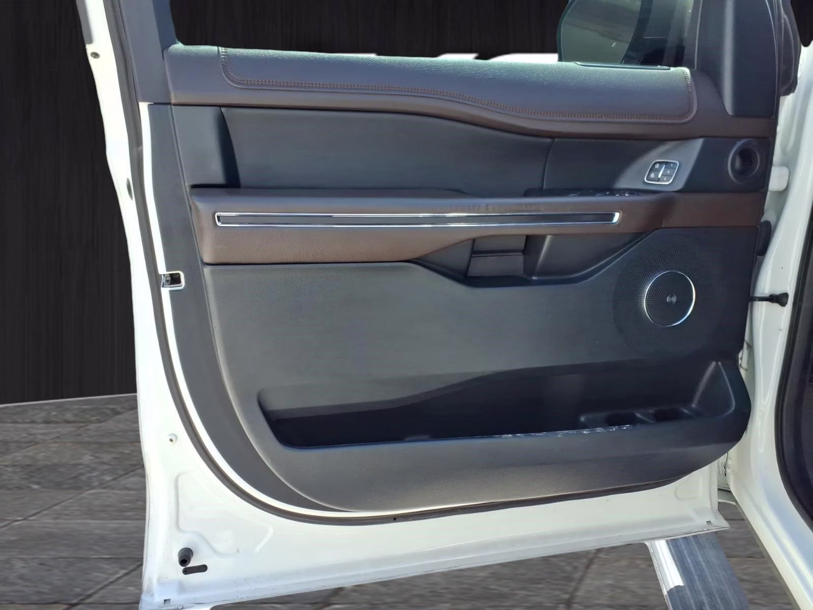 2021 White Metallic Ford Expedition Max King Ranch 4X4 SUV