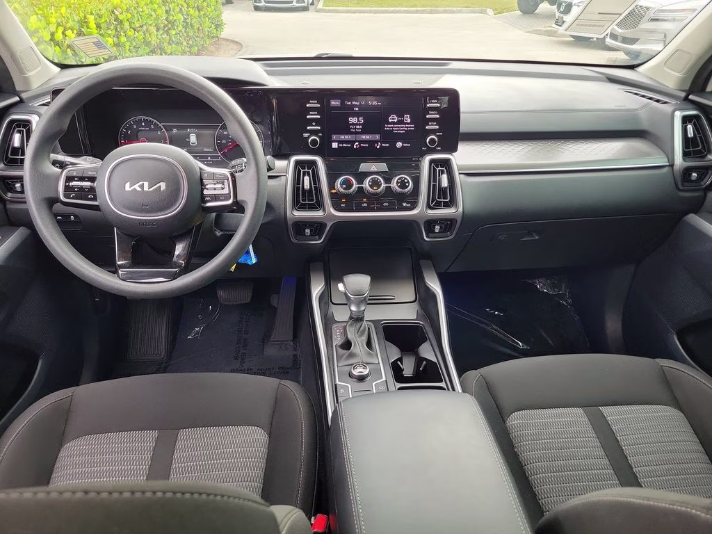 2023 Glacial White Pearl Kia Sorento LX FWD SUV