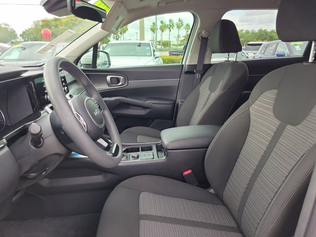 2023 Glacial White Pearl Kia Sorento LX FWD SUV