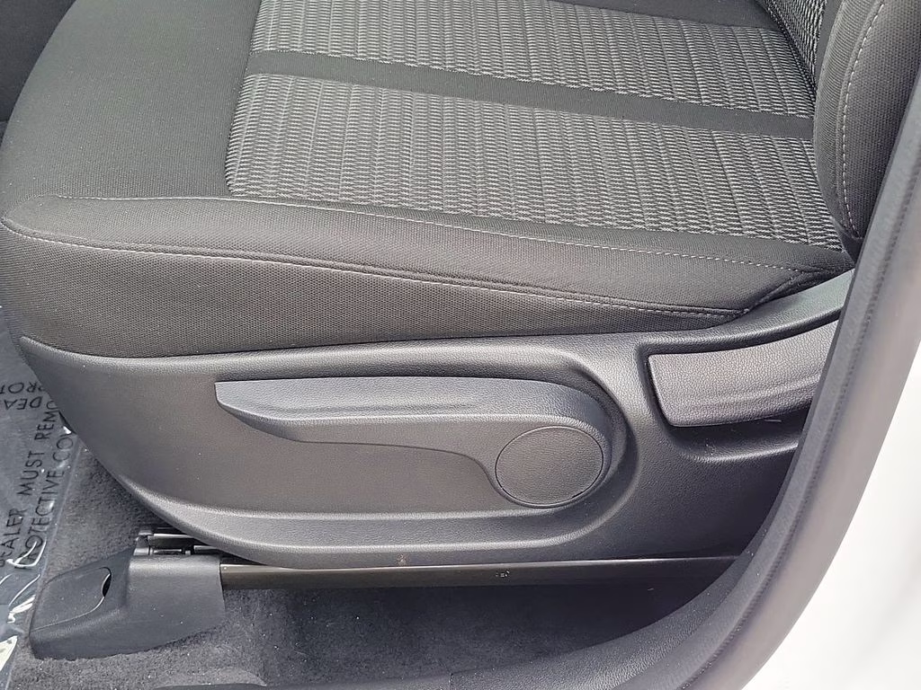 2023 Glacial White Pearl Kia Sorento LX FWD SUV