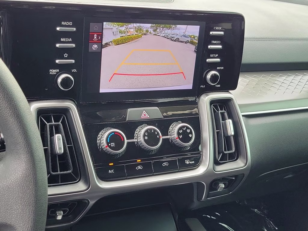 2023 Glacial White Pearl Kia Sorento LX FWD SUV