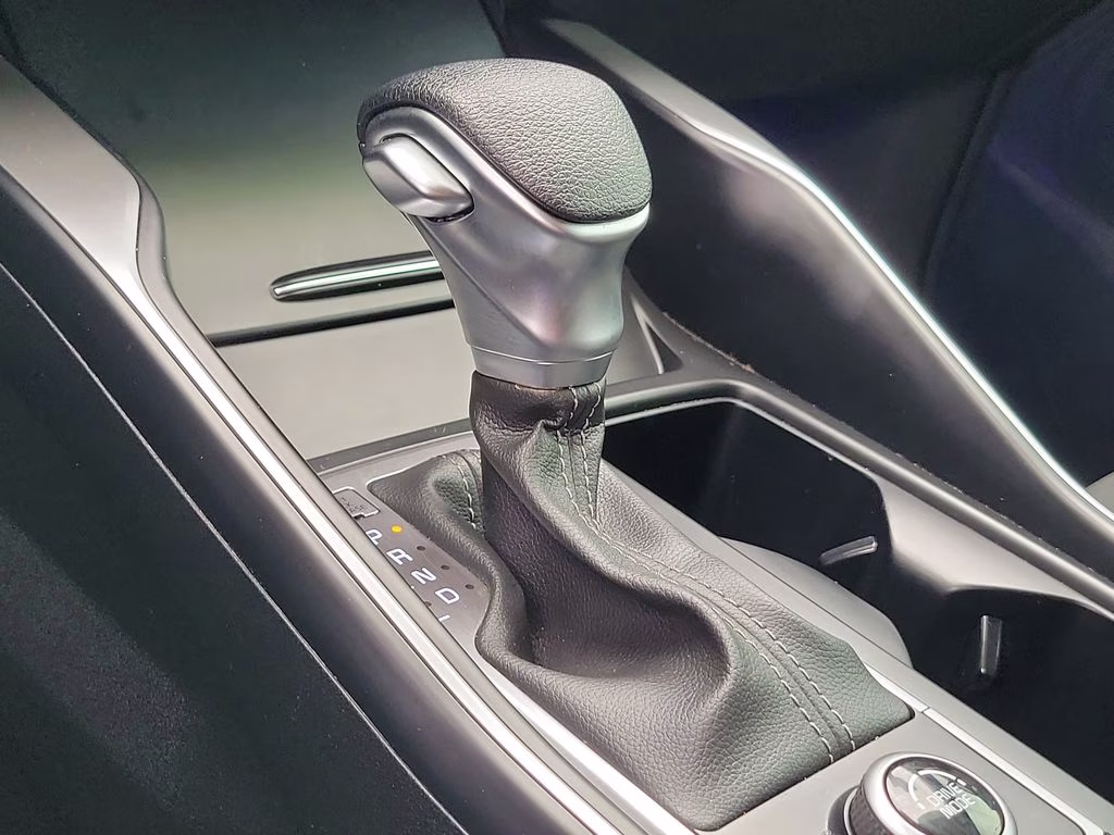 2023 Glacial White Pearl Kia Sorento LX FWD SUV