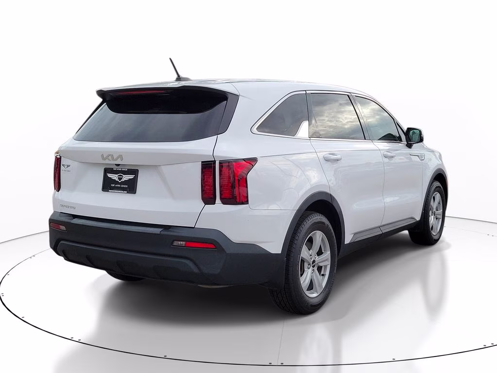 2023 Glacial White Pearl Kia Sorento LX FWD SUV